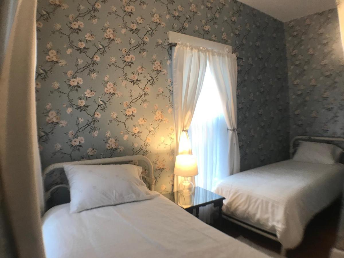 Bed and Breakfast The Rogan House à Gambier Extérieur photo